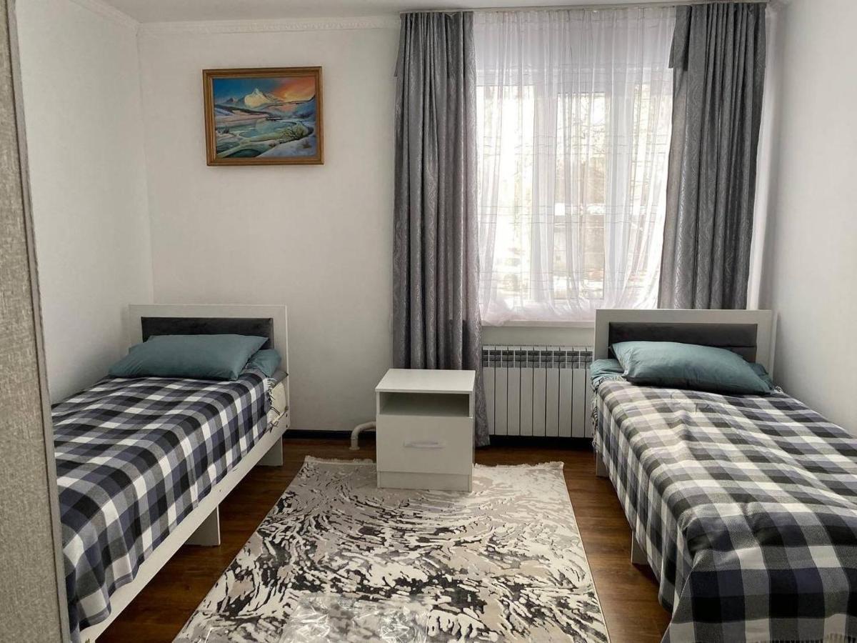לינה וארוחת בוקר Karakol-Guest מראה חיצוני תמונה